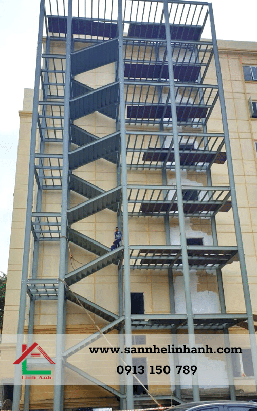 Cầu thang thép thoát hiểm nhà cao tầng